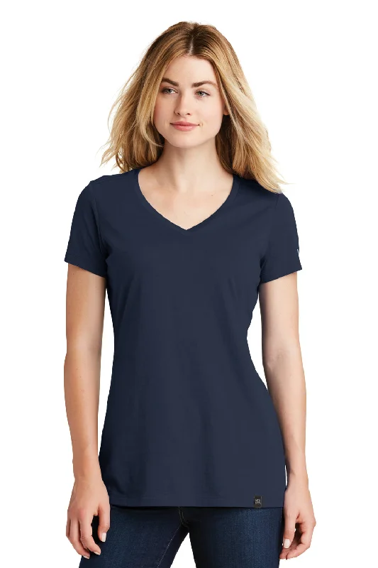 New Era Womens Heritage Short Sleeve V-Neck T-Shirt - Navy Blue Striped Floral Plaid