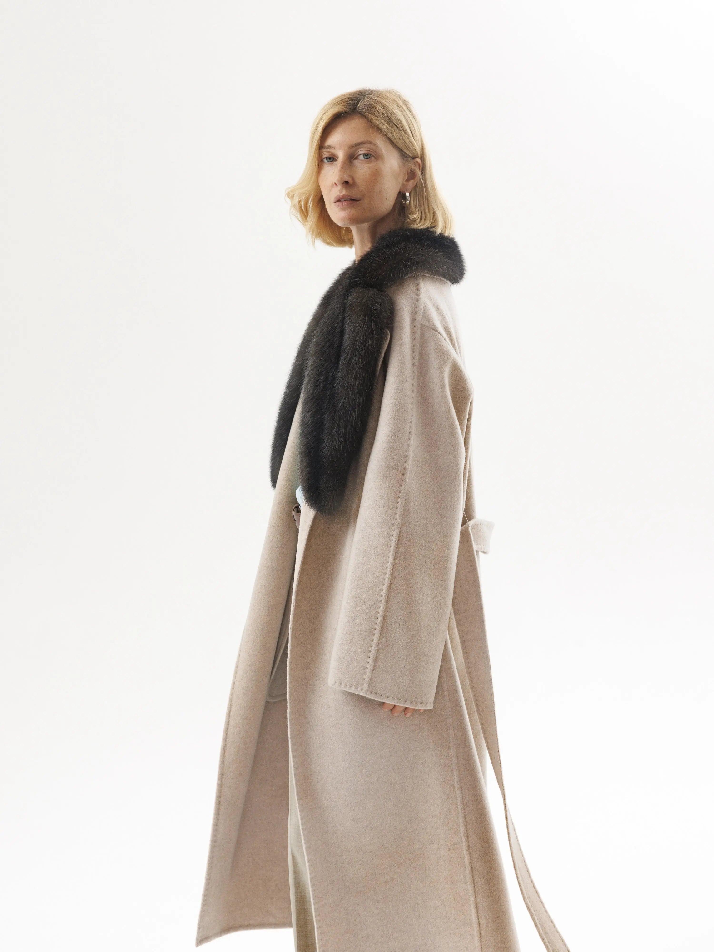 Cashmere coat with one piece sable fur collar Cozy Knitted Poncho